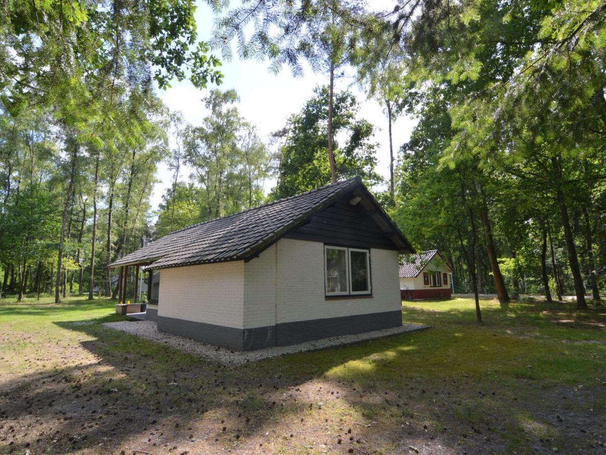 Detached Bungalow With Lovely Covered Terrace In A Nature Rich Holiday Park Stramproy Exterior photo